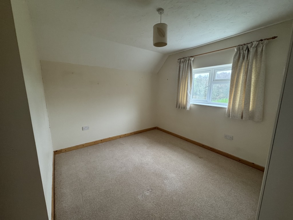 Lot: 45419 - TO BE OFFERED IN OUR 7TH MAY AUCTION - DETACHED FARMHOUSE ON A GOOD SIZED PLOT FOR IMPROVEMENT - Bedroom two